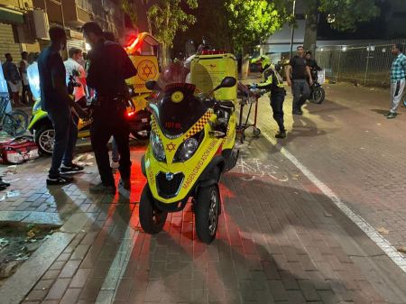 تل أبيب: إصابة شابين بجراح خطيرة ومتوسطة 
